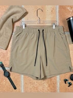 Nike Shorts Men XL Unlimited Unlined Versatile Khaki Beige Tan Athletic DV9336